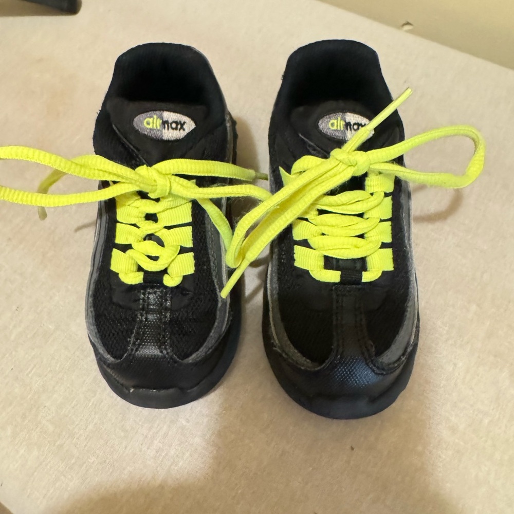 Kids Nike AirMax Black and lime green Sneakers
